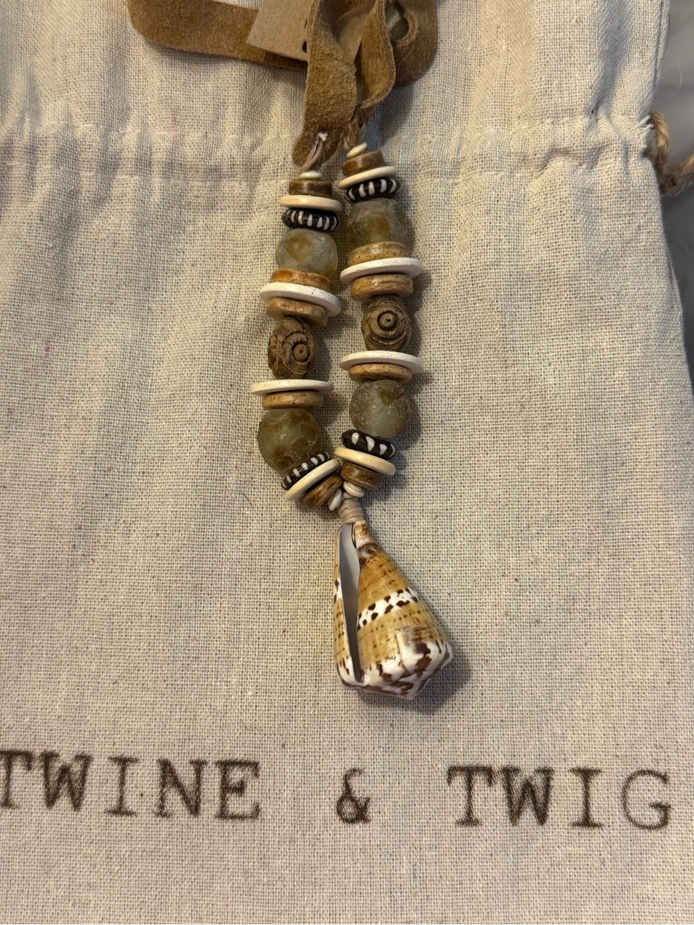 NWT Twine & Twig Boho Shell Pendant Leather Necklace Handmade - Picture 3 of 3